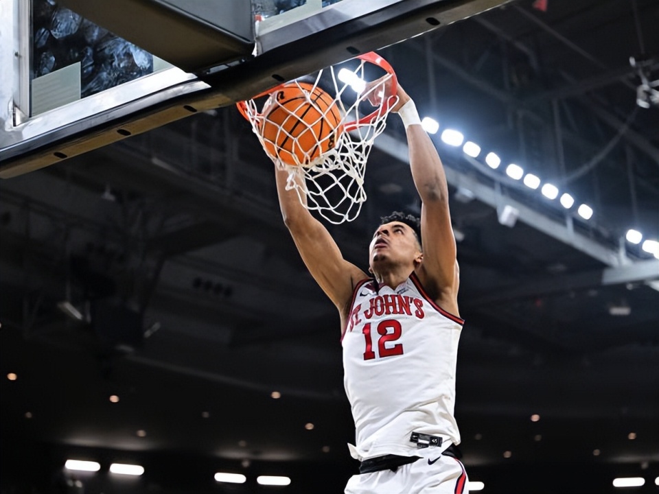 厄瓜多尔总, 季的出色表, 还当选了B 厄瓜多尔总, 季的出色表, 还当选了B