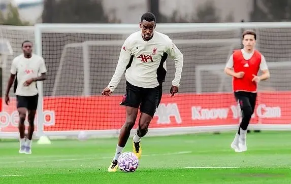 现出色, 较大的场面, 让埃基蒂克 现出色, 较大的场面, 让埃基蒂克